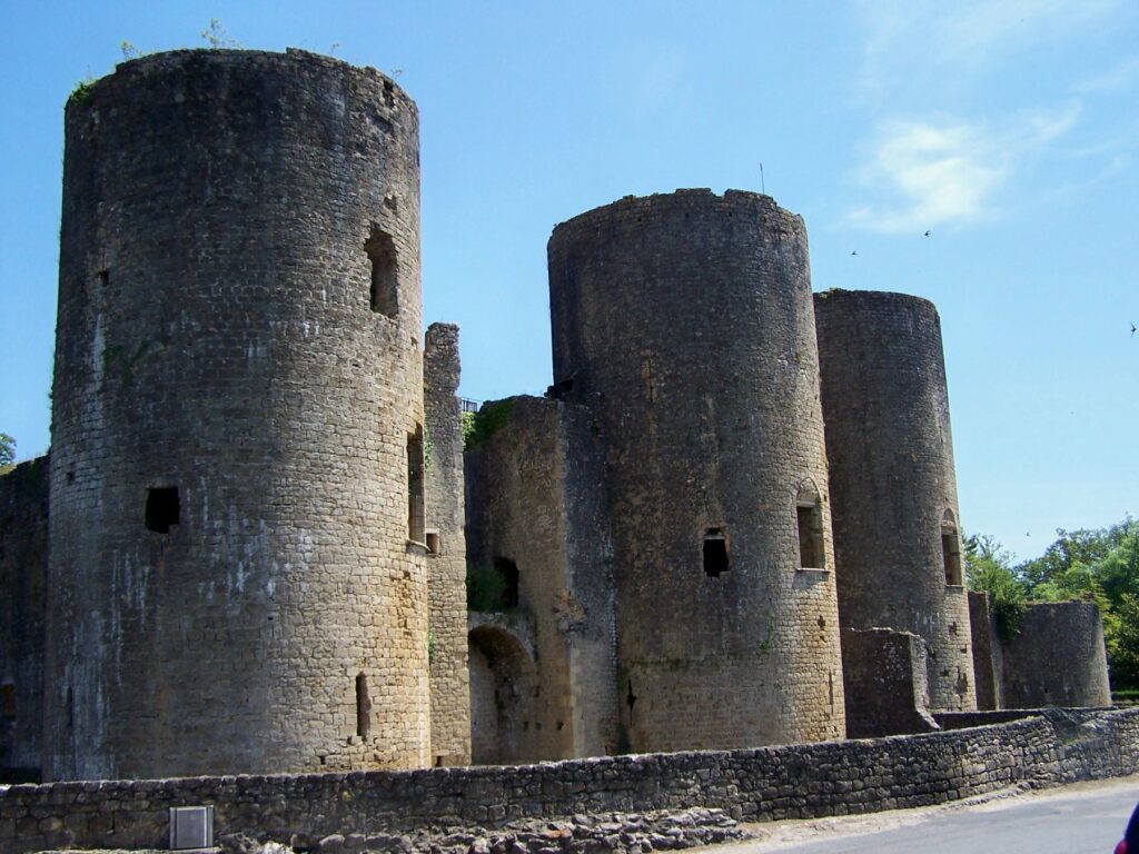 chateau de villandraut gironde chateau de villandraut gironde